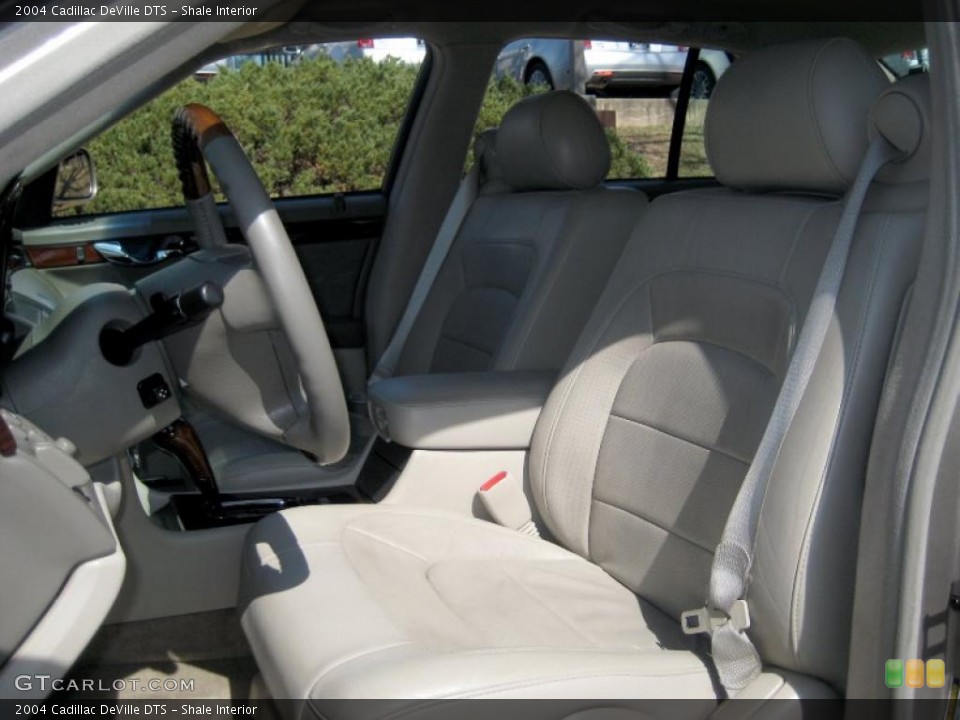 Shale Interior Photo for the 2004 Cadillac DeVille DTS #46975416