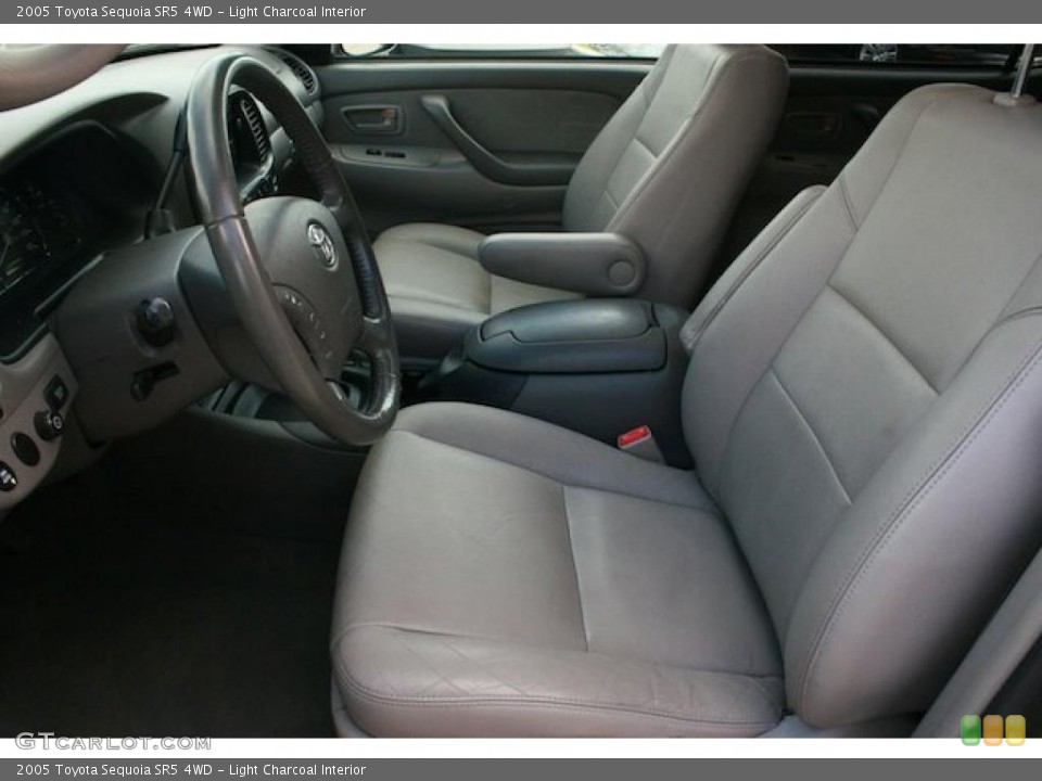 Light Charcoal Interior Photo for the 2005 Toyota Sequoia SR5 4WD #46976067