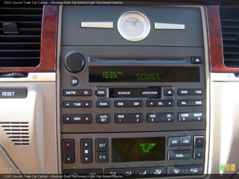 Medium Dark Parchment/Light Parchment Interior Controls for the 2003 Lincoln Town Car Cartier #46976544