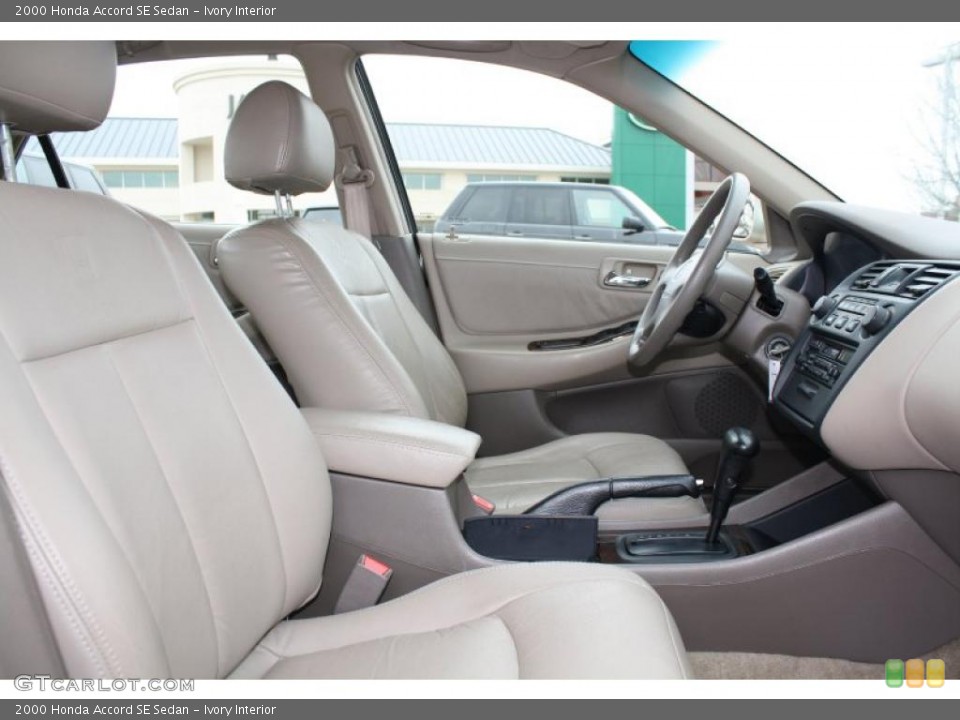 Ivory Interior Photo for the 2000 Honda Accord SE Sedan #46978083