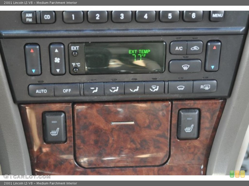 Medium Parchment Interior Controls for the 2001 Lincoln LS V8 #46979553