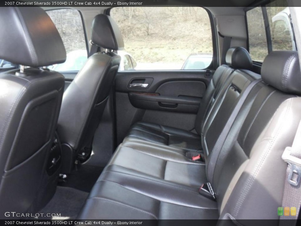 Ebony Interior Photo for the 2007 Chevrolet Silverado 3500HD LT Crew Cab 4x4 Dually #46983654