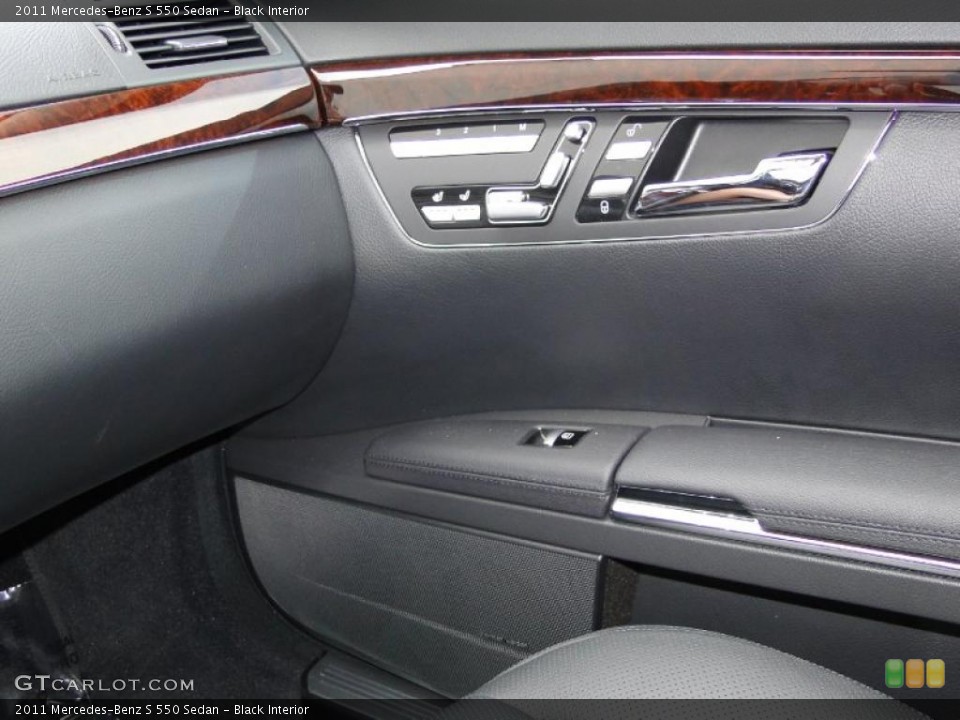 Black Interior Controls for the 2011 Mercedes-Benz S 550 Sedan #46992219