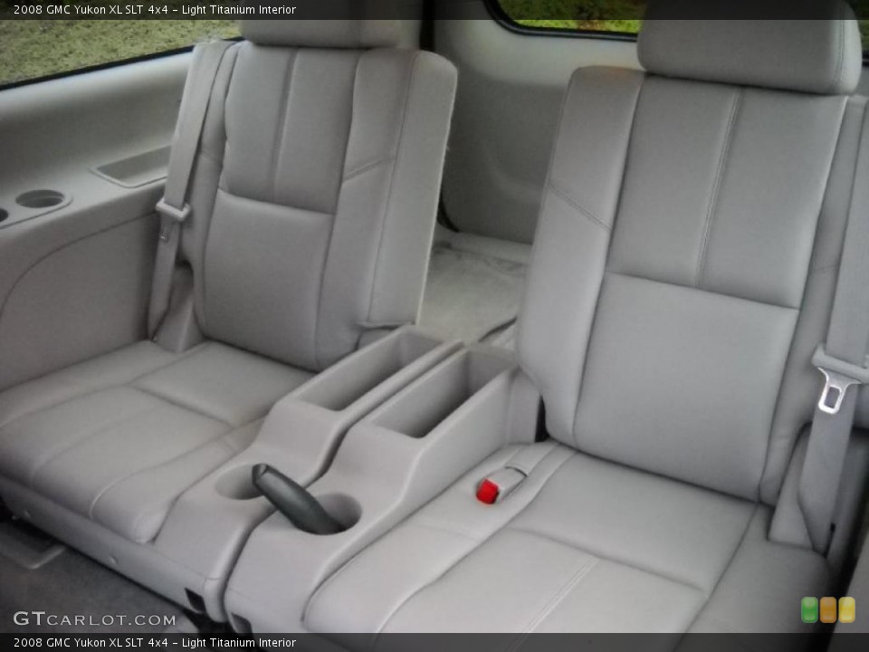 Light Titanium Interior Photo for the 2008 GMC Yukon XL SLT 4x4 #46992558