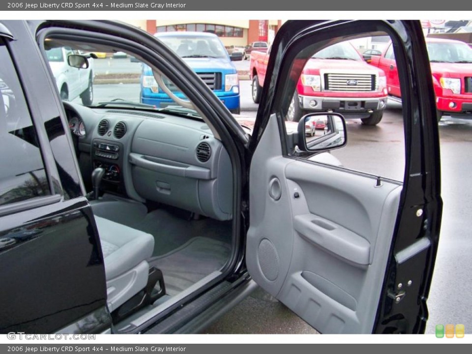 Medium Slate Gray Interior Photo for the 2006 Jeep Liberty CRD Sport 4x4 #47001510