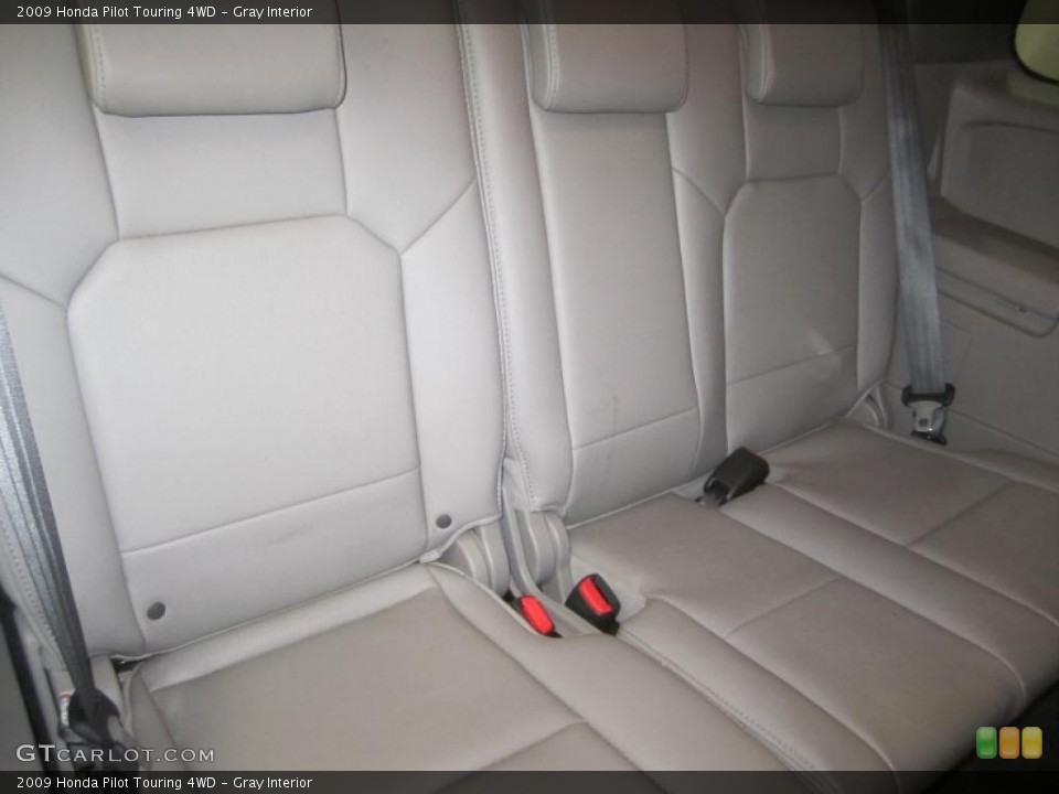Gray Interior Photo for the 2009 Honda Pilot Touring 4WD #47002869