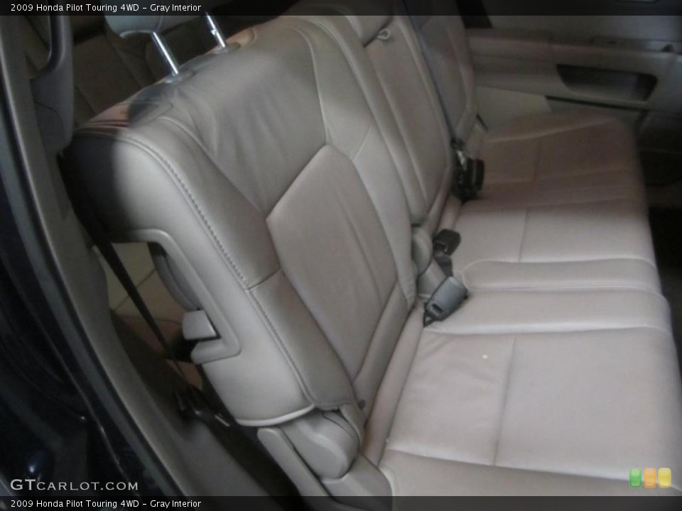 Gray Interior Photo for the 2009 Honda Pilot Touring 4WD #47002872