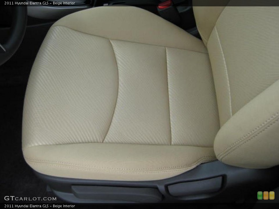 Beige Interior Photo for the 2011 Hyundai Elantra GLS #47007780