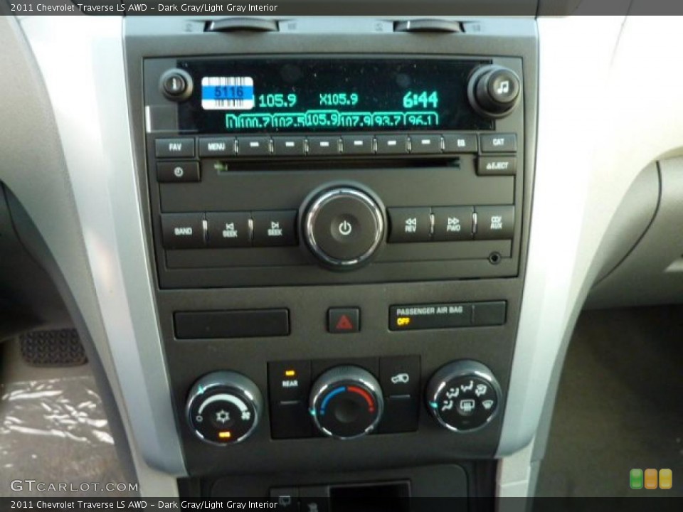 Dark Gray/Light Gray Interior Controls for the 2011 Chevrolet Traverse LS AWD #47012904