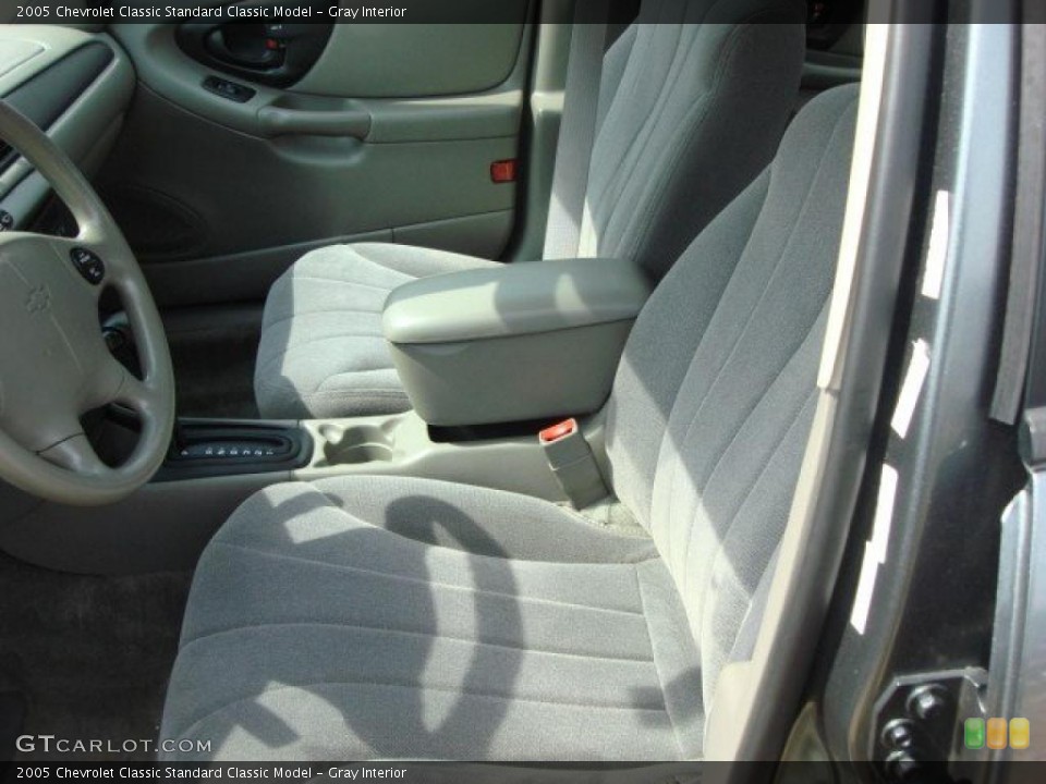 Gray Interior Photo for the 2005 Chevrolet Classic  #47013651