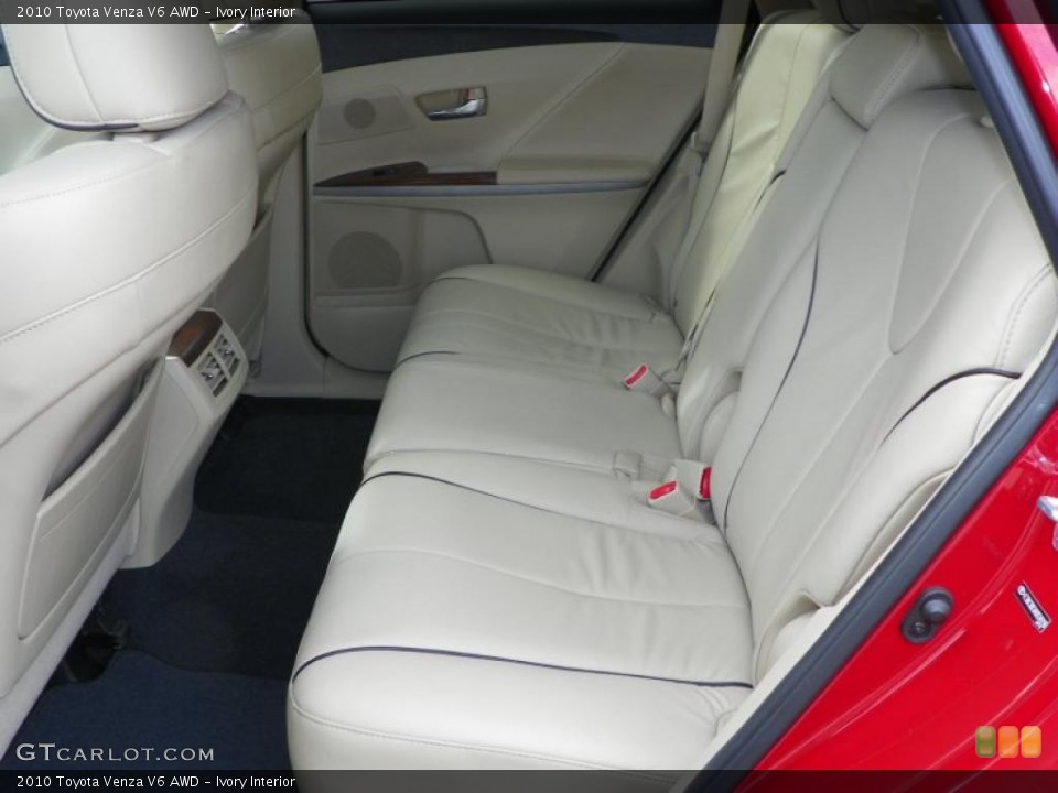 Ivory Interior Photo for the 2010 Toyota Venza V6 AWD #47013933
