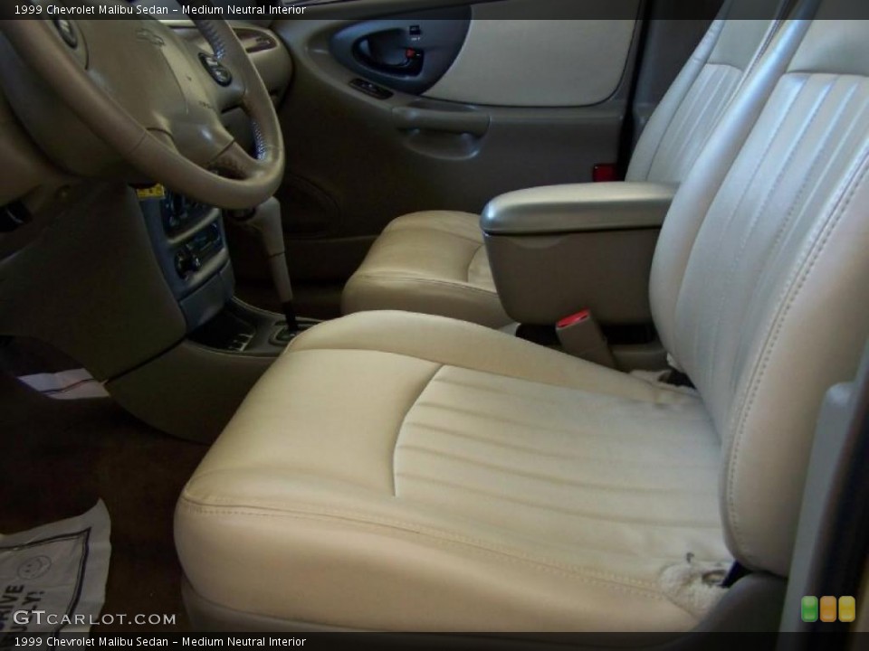 Medium Neutral Interior Photo for the 1999 Chevrolet Malibu Sedan #47014551