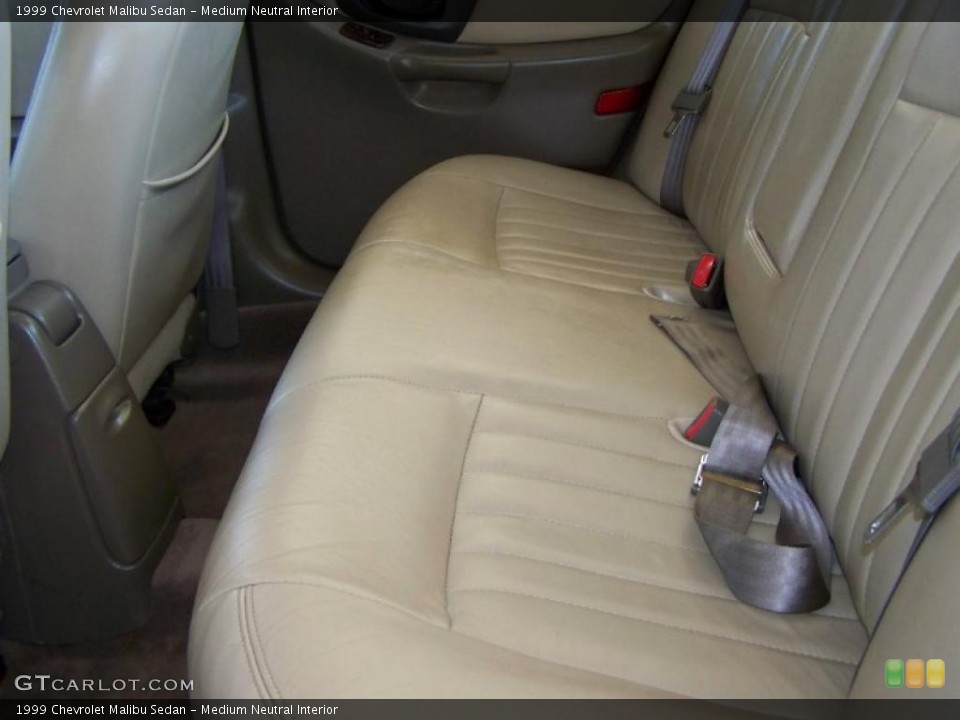 Medium Neutral Interior Photo for the 1999 Chevrolet Malibu Sedan #47014578