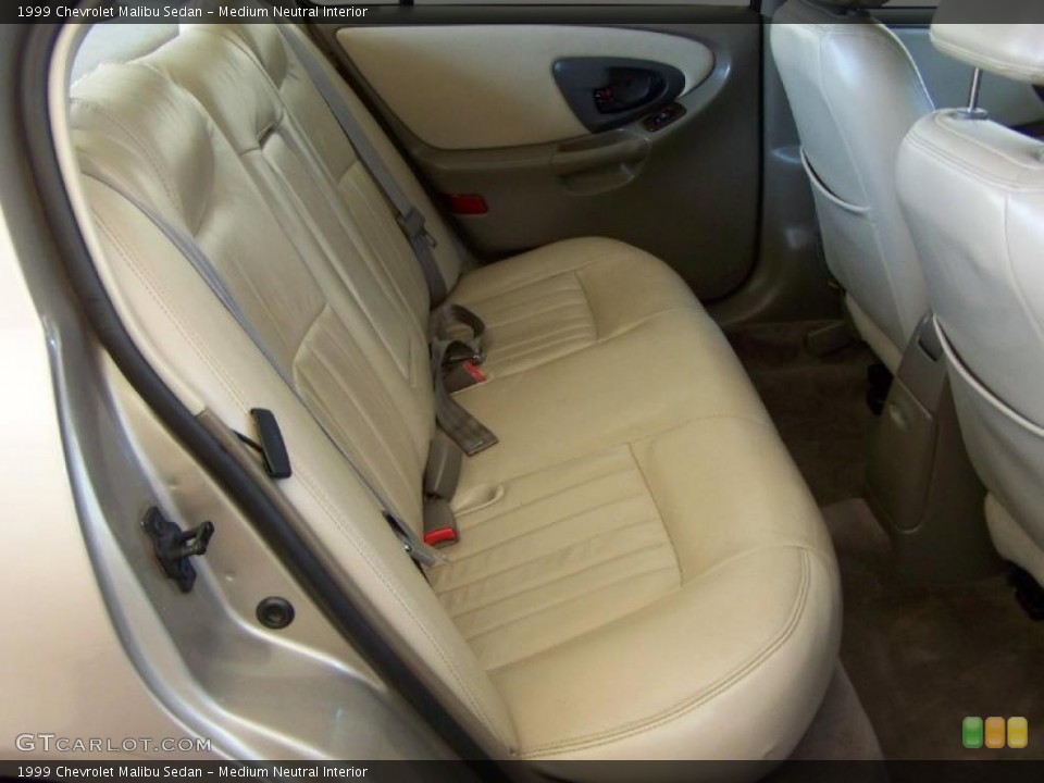 Medium Neutral Interior Photo for the 1999 Chevrolet Malibu Sedan #47014590