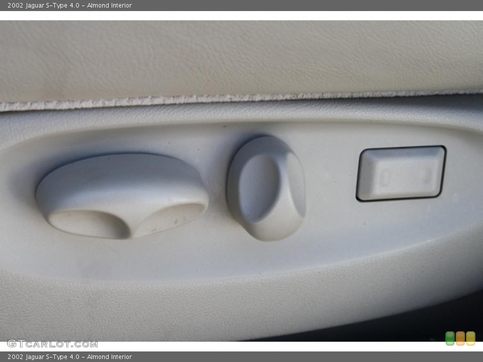 Almond Interior Controls for the 2002 Jaguar S-Type 4.0 #47016618