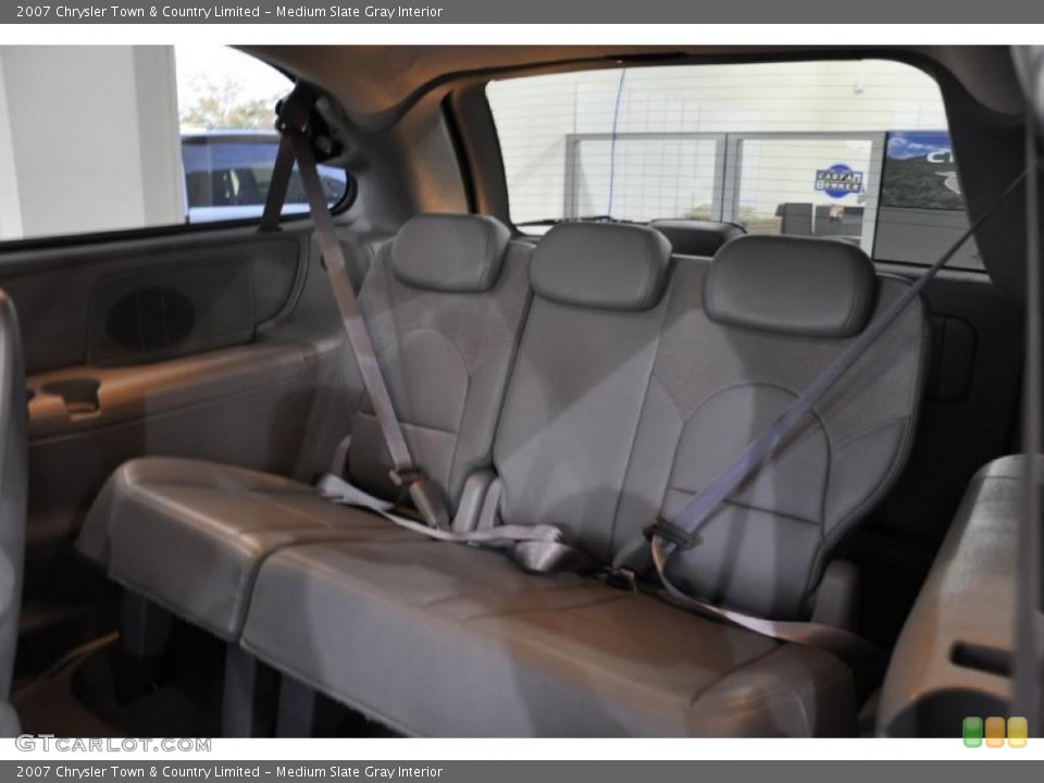 Medium Slate Gray Interior Photo for the 2007 Chrysler Town & Country Limited #47023314