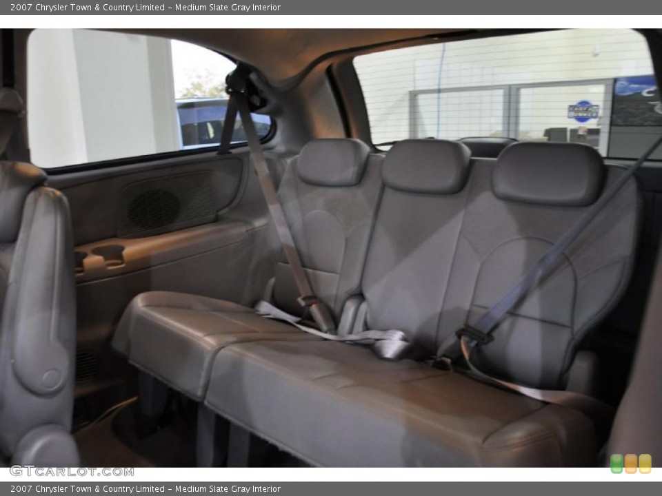 Medium Slate Gray Interior Photo for the 2007 Chrysler Town & Country Limited #47023329