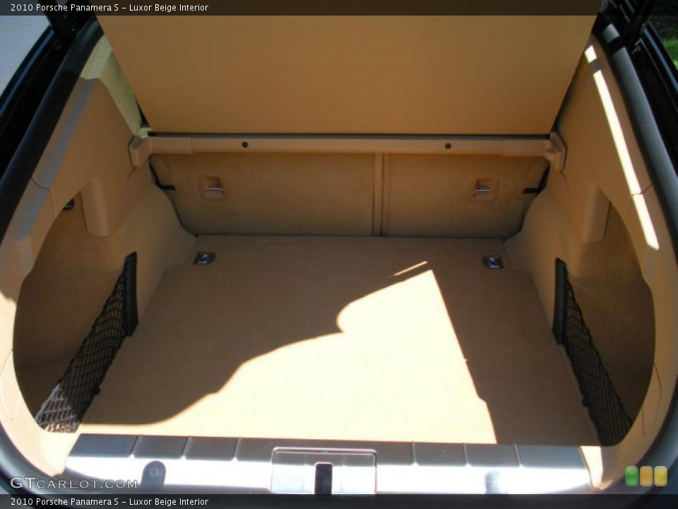 Luxor Beige Interior Trunk for the 2010 Porsche Panamera S #47023704