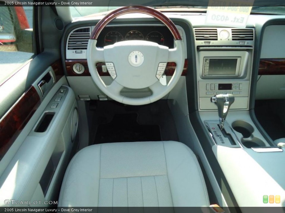 Dove Grey Interior Dashboard for the 2005 Lincoln Navigator Luxury #47025648