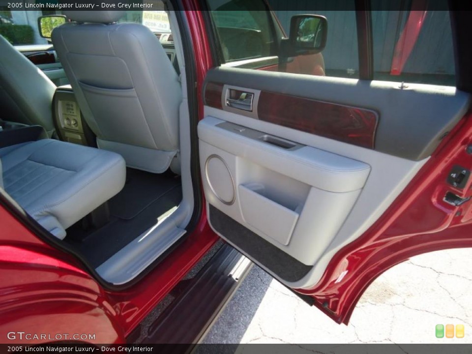 Dove Grey Interior Door Panel for the 2005 Lincoln Navigator Luxury #47025753