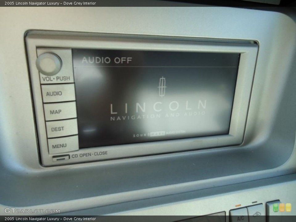 Dove Grey Interior Controls for the 2005 Lincoln Navigator Luxury #47026002