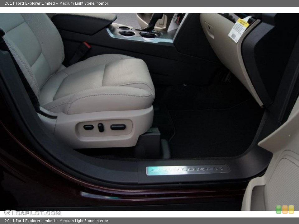 Medium Light Stone Interior Photo for the 2011 Ford Explorer Limited #47035140