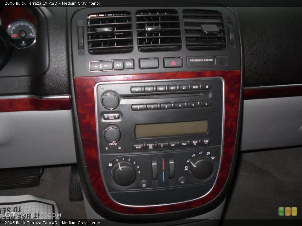 Medium Gray Interior Controls for the 2006 Buick Terraza CX AWD #47039628