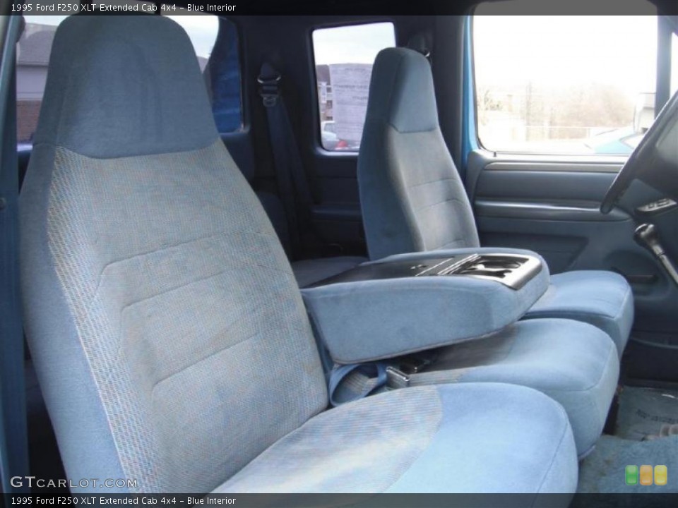 Blue Interior Photo for the 1995 Ford F250 XLT Extended Cab 4x4 #47040741
