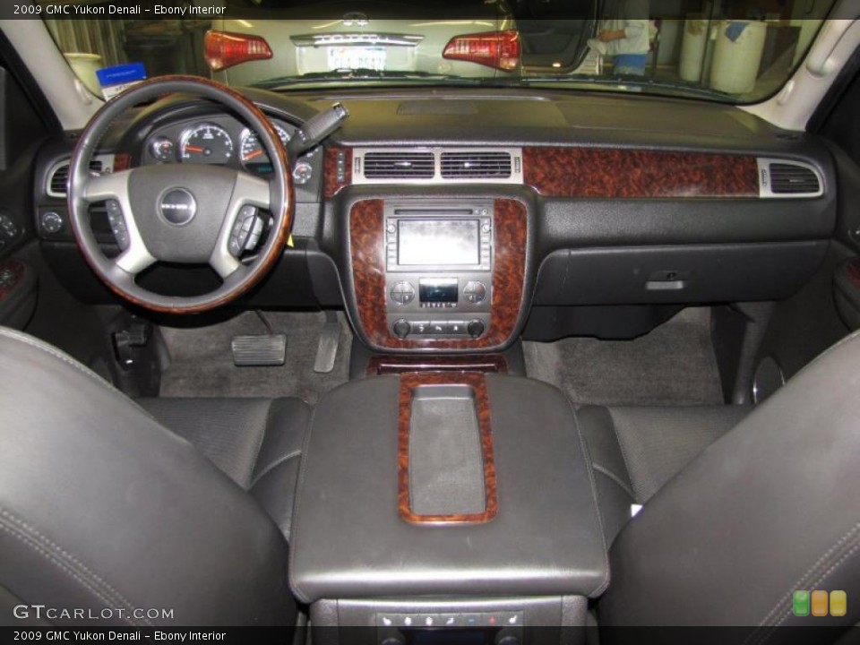 Ebony Interior Dashboard for the 2009 GMC Yukon Denali #47042196