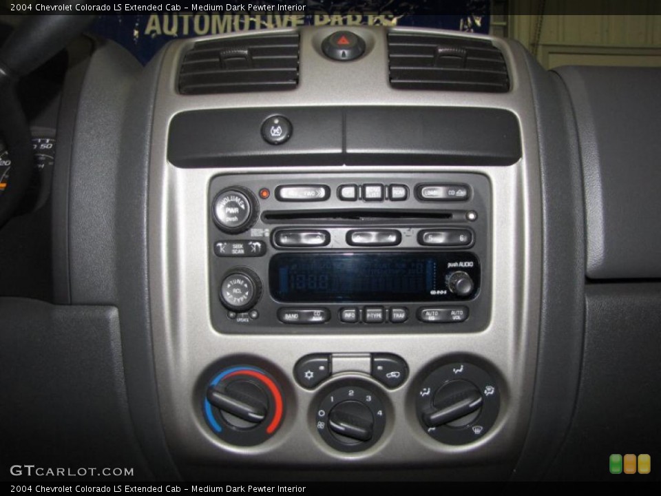 Medium Dark Pewter Interior Controls for the 2004 Chevrolet Colorado LS Extended Cab #47047443