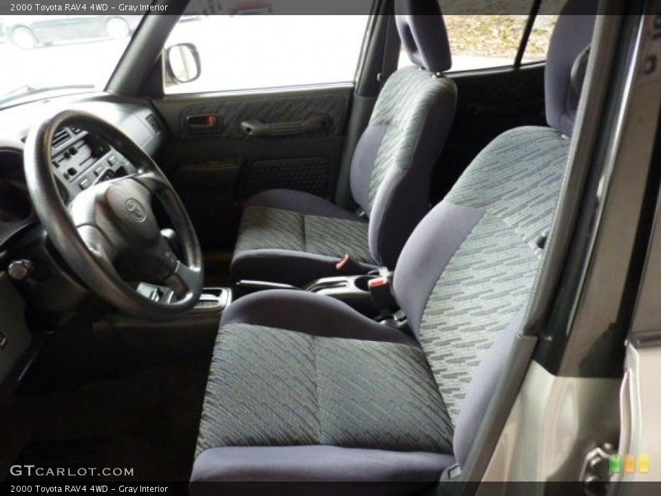 Gray Interior Photo for the 2000 Toyota RAV4 4WD #47049699
