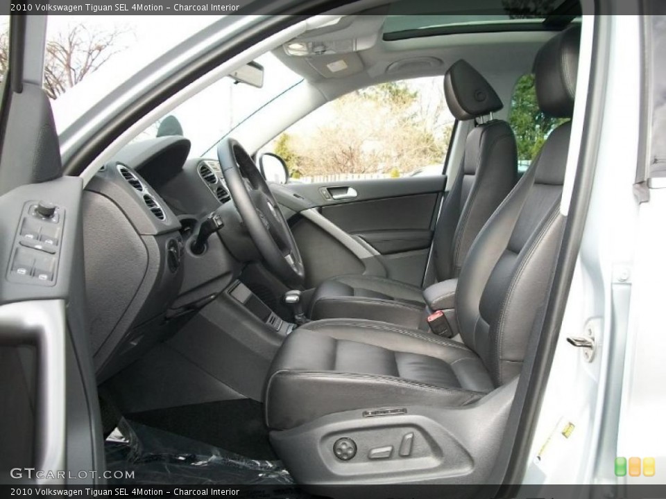 Charcoal Interior Photo for the 2010 Volkswagen Tiguan SEL 4Motion #47052816