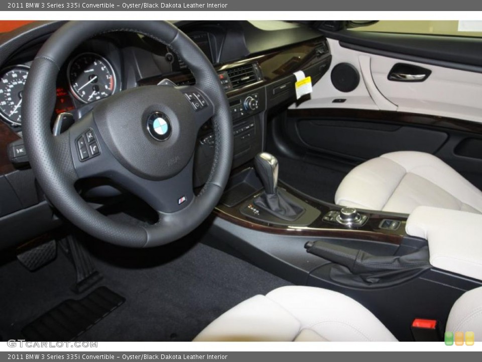 Oyster/Black Dakota Leather Interior Photo for the 2011 BMW 3 Series 335i Convertible #47059580