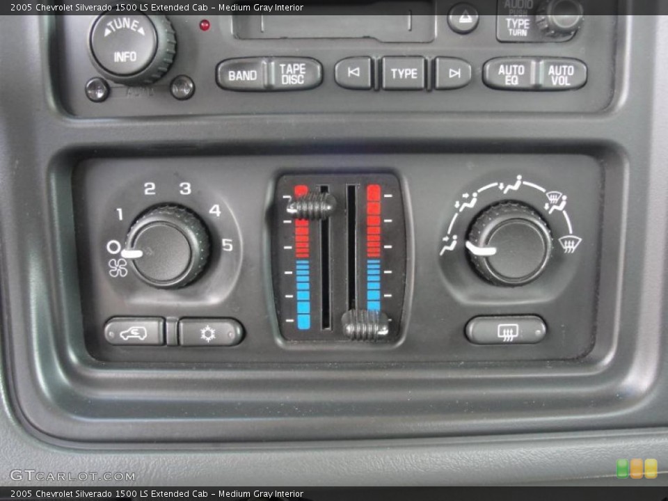 Medium Gray Interior Controls for the 2005 Chevrolet Silverado 1500 LS Extended Cab #47074032