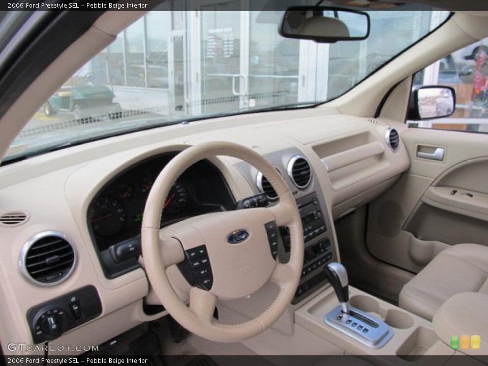 Pebble Beige Interior Photo for the 2006 Ford Freestyle SEL #47079392