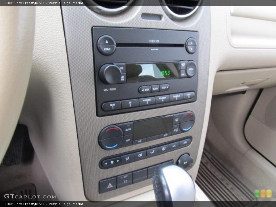 Pebble Beige Interior Controls for the 2006 Ford Freestyle SEL #47079440