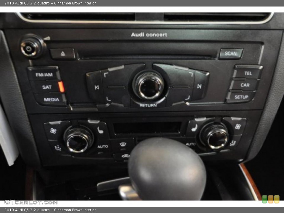 Cinnamon Brown Interior Controls for the 2010 Audi Q5 3.2 quattro #47079476