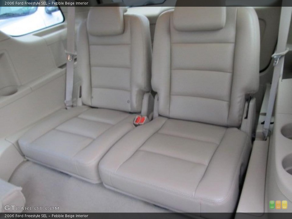 Pebble Beige Interior Photo for the 2006 Ford Freestyle SEL #47079512