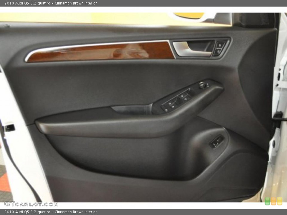 Cinnamon Brown Interior Door Panel for the 2010 Audi Q5 3.2 quattro #47079521