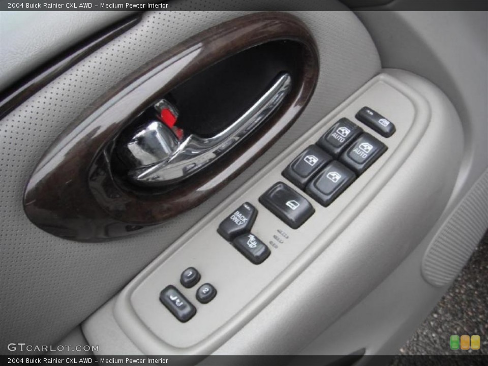 Medium Pewter Interior Controls for the 2004 Buick Rainier CXL AWD #47088803