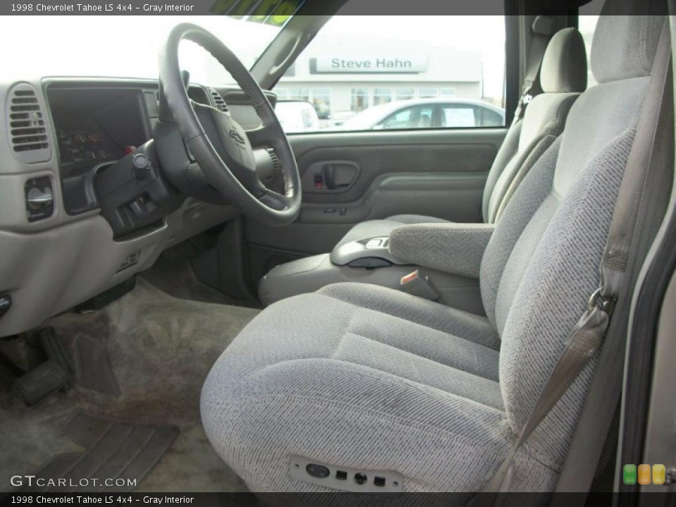Gray Interior Photo for the 1998 Chevrolet Tahoe LS 4x4 #47094545