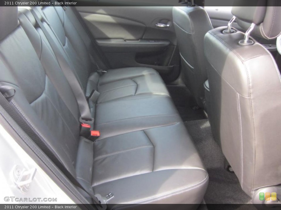 Black Interior Photo for the 2011 Chrysler 200 Limited #47096495