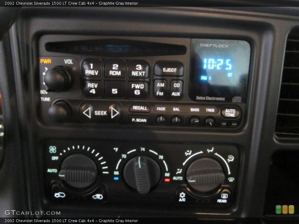 Graphite Gray Interior Controls for the 2002 Chevrolet Silverado 1500 LT Crew Cab 4x4 #47113916