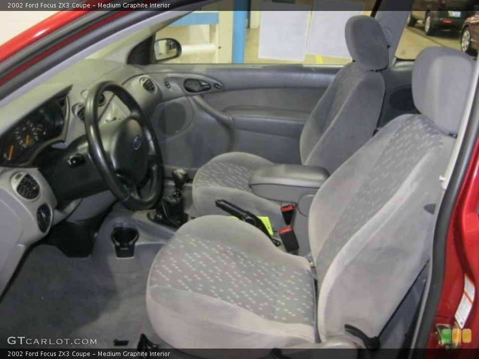 Medium Graphite Interior Photo for the 2002 Ford Focus ZX3 Coupe #47121536