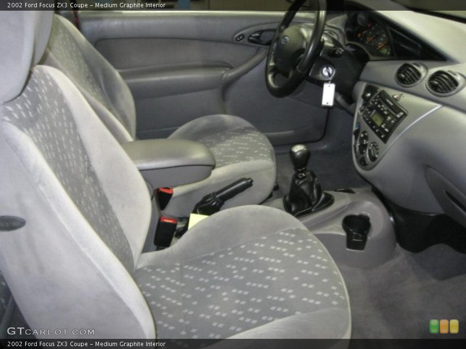 Medium Graphite Interior Photo for the 2002 Ford Focus ZX3 Coupe #47121744