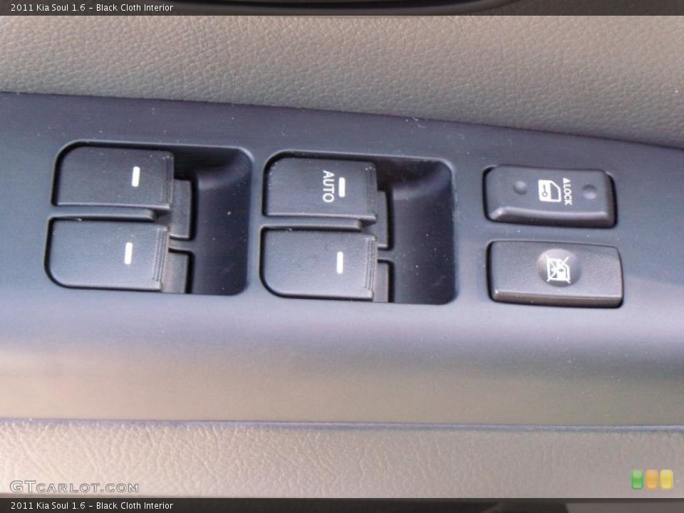 Black Cloth Interior Controls for the 2011 Kia Soul 1.6 #47122833