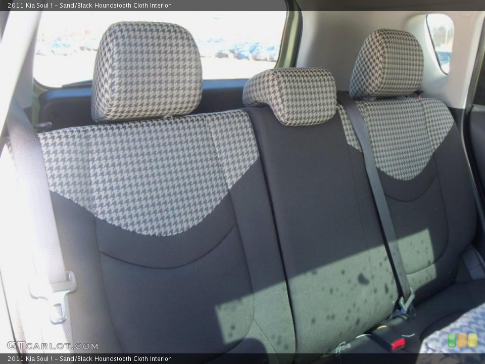 Sand/Black Houndstooth Cloth Interior Photo for the 2011 Kia Soul ! #47123334