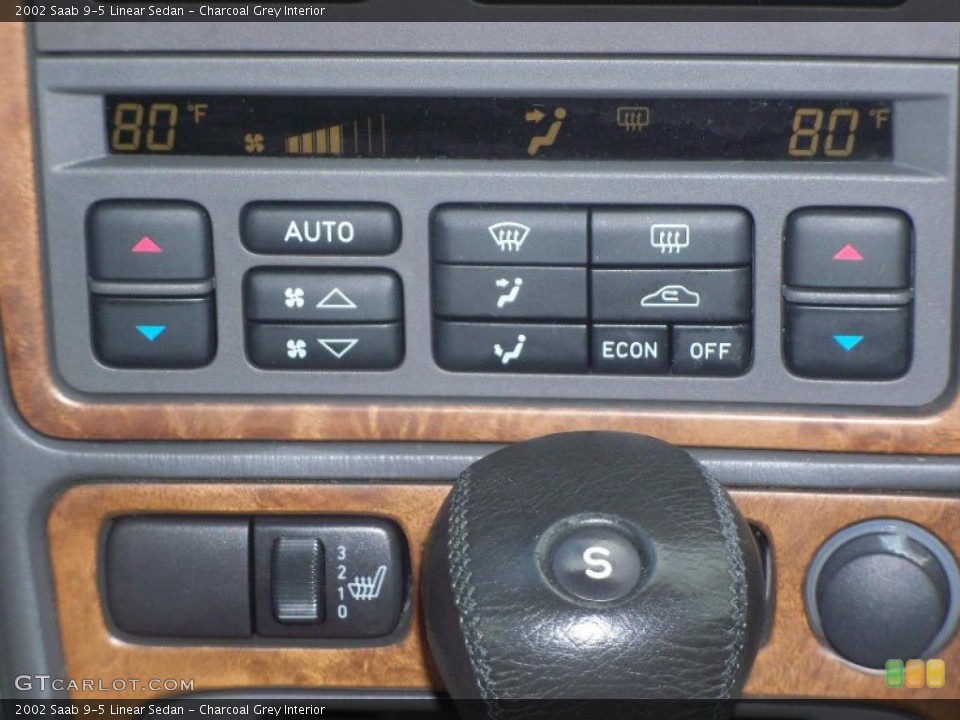 Charcoal Grey Interior Controls for the 2002 Saab 9-5 Linear Sedan #47125791