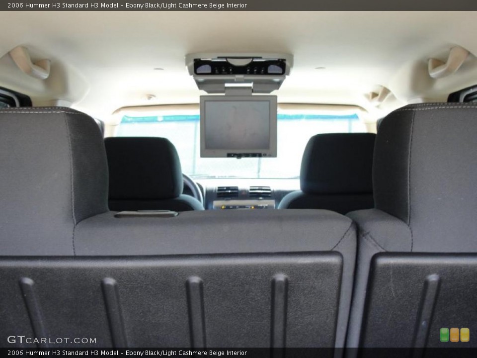 Ebony Black/Light Cashmere Beige Interior Photo for the 2006 Hummer H3  #47132397