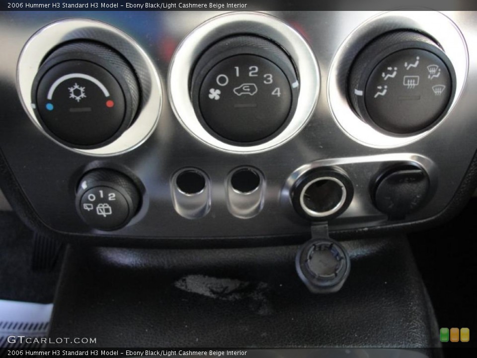Ebony Black/Light Cashmere Beige Interior Controls for the 2006 Hummer H3  #47132538